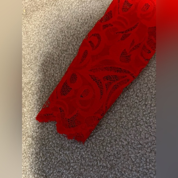 NEW Fitted Knee Length Bright Red Lace Dress in Size 6. Never worn. - Picture 5 of 9